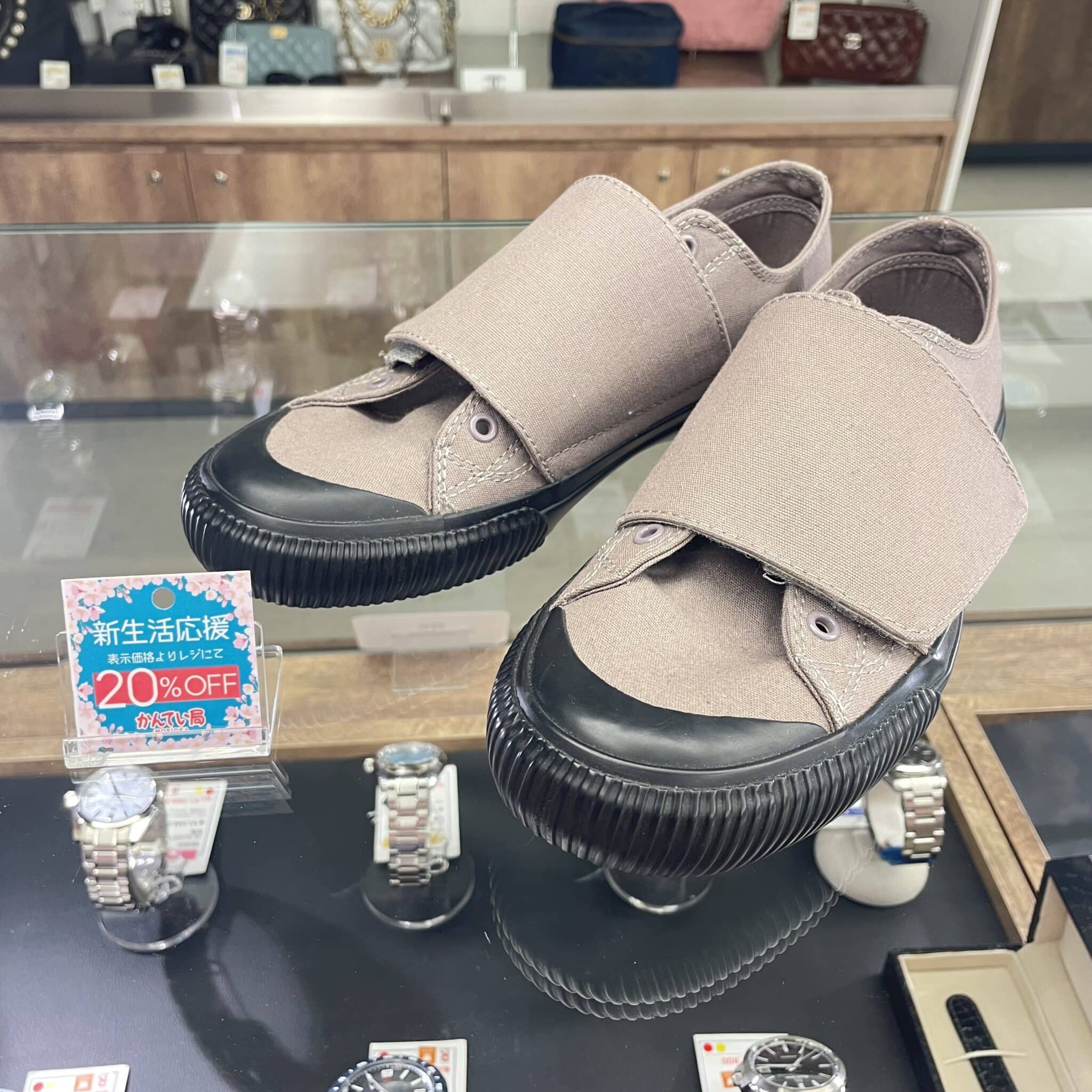 【ワイズ　販売】新生活応援フェアで20％OFF🌸お花見やピクニックの時に活躍してくれること間違いなしなワイズ ベルクロスニーカーはいかがですか？