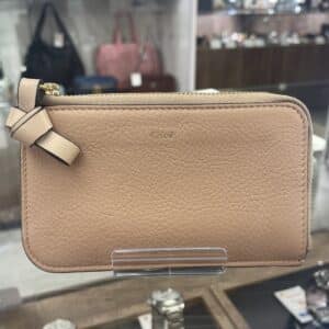 【クロエ 販売】小さくても収納力抜群なクロエのフラグメントケースが入荷してます✨