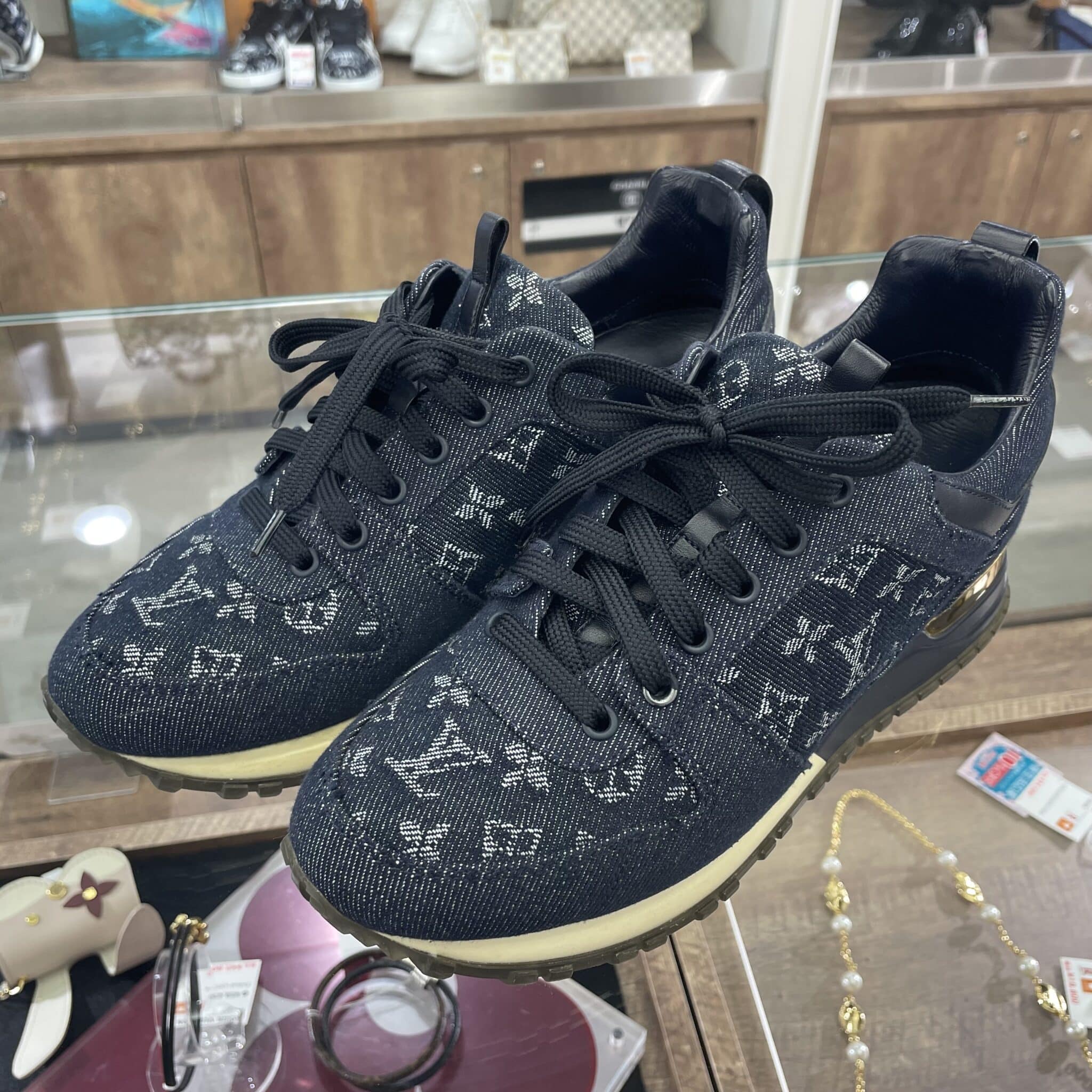 【ルイヴィトン 販売】ラグジュアリー×カジュアルを叶えるデニムスニーカーが入荷しております👟💙