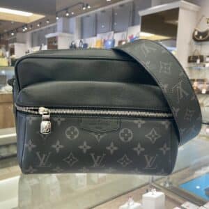 【ルイヴィトン 販売】タイガーレザー✖モノグラム・エクリプスキャンバスがシックで素敵🩶M30233 アウトドア・メッセンジャーPMが入荷しました✨