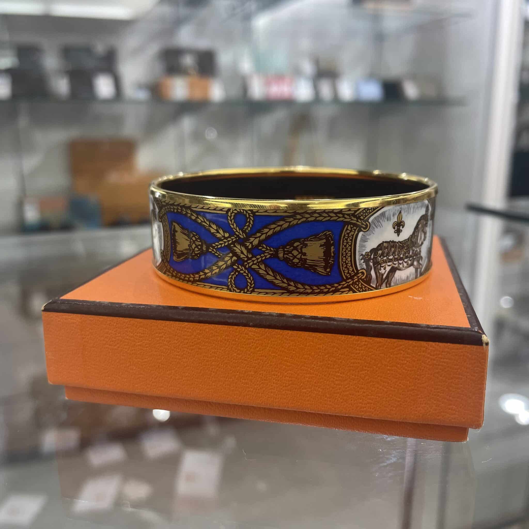 【エルメス 販売】エルメスならではの世界観が素敵なエマイユGMが入荷しております💙💛