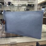 【グッチ 販売】軽やかなブルーカラーが夏のお出かけにピッタリ💙バンブータッセル付きレザークラッチバッグが入荷しております✨