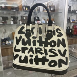 【ルイヴィトン 販売】スティーブン・スフィアースとマーク・ジェイコブスのコラボ🖤🤍M92179 モノグラム・グラフィティ アルマMM が入荷しました🫶🏻