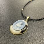 【ジュエリー 販売】クラシカルな雰囲気が目を惹く✨ミシャエル・ポイスター カメオネックレスが入荷しました👏👏