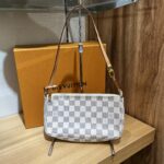 【かんてい局八戸店】ルイヴィトン N51986 ポシェットアクセソワールをお買取りさせていただきました！