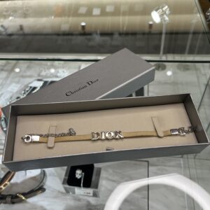 【かんてい局八戸店】Christian Dior レザーロゴブレスレットをお買取り！八戸でブランド品高く売るなら当店へ！