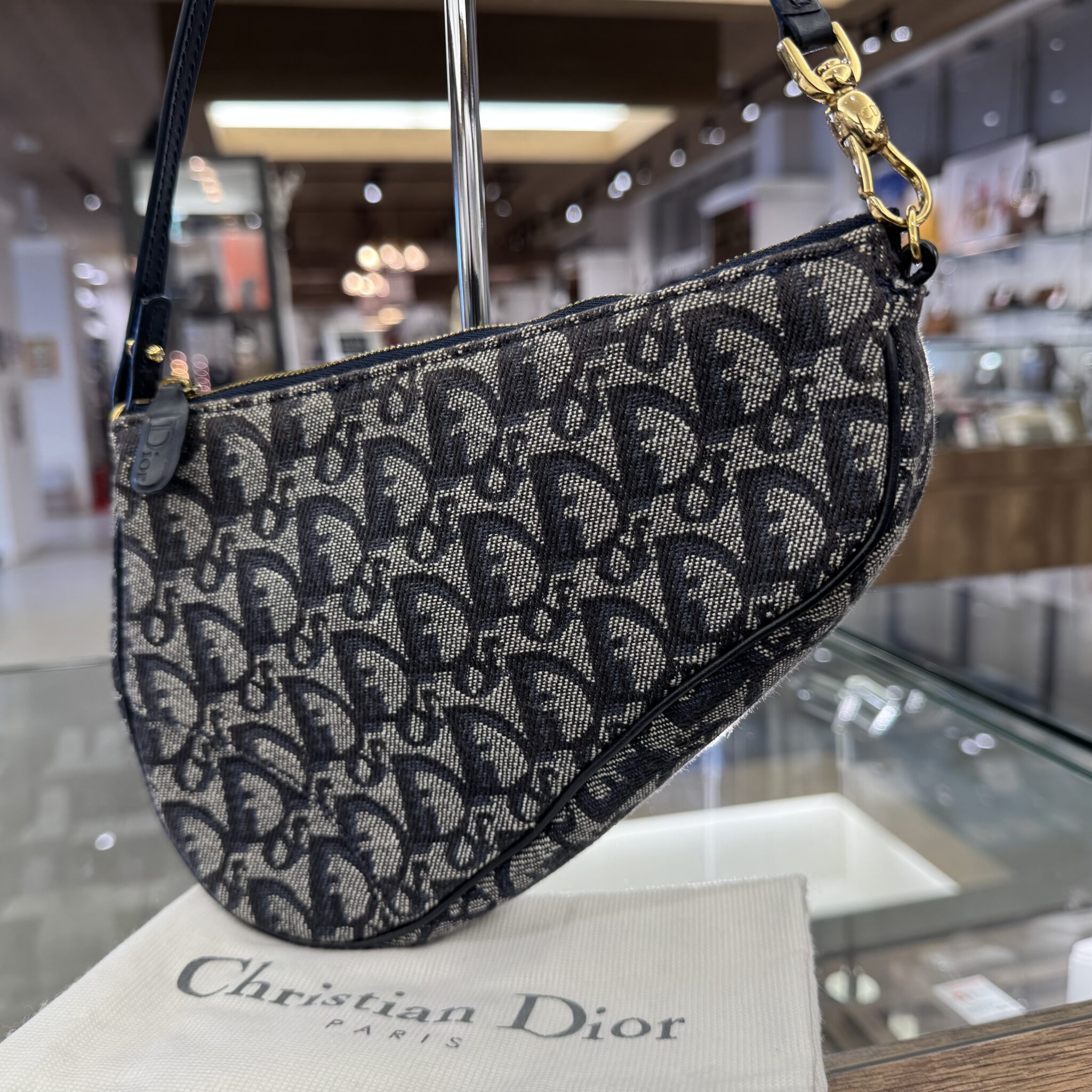 【ブランド　販売】DIORのロゴが並んだトロッター✨サドルバッグのご紹介です🙌🏻