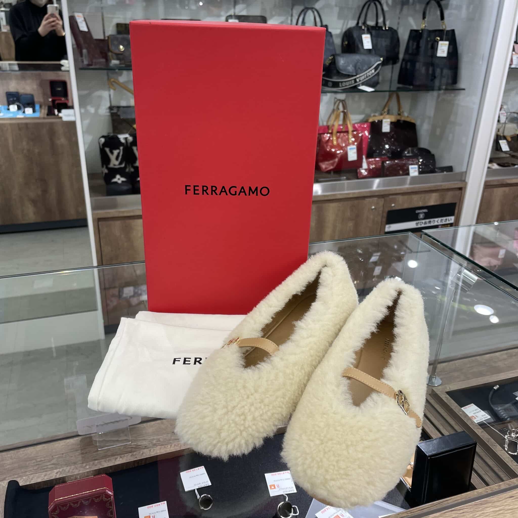 【FERRAGAMO　販売】もこもこがとってもかわいい🤍FERRAGAMOのパンプスはいかがですか❓