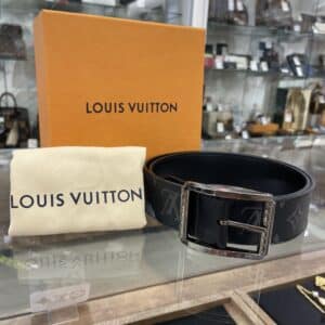 【LOUIS VUITTON 販売】箱と布袋付きでバレンタインプレゼントにもぴったりなベルトはいかがですか✨