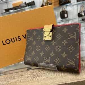 【ルイヴィトン　販売】春の新生活に🥰ずっと長く使えるルイヴィトンの手帳カバーはいかがですか❓
