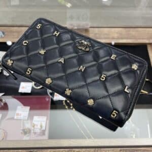【CHANEL 販売】CHANELのアイコニックな要素がぎゅっと詰まった長財布が入荷中🙌