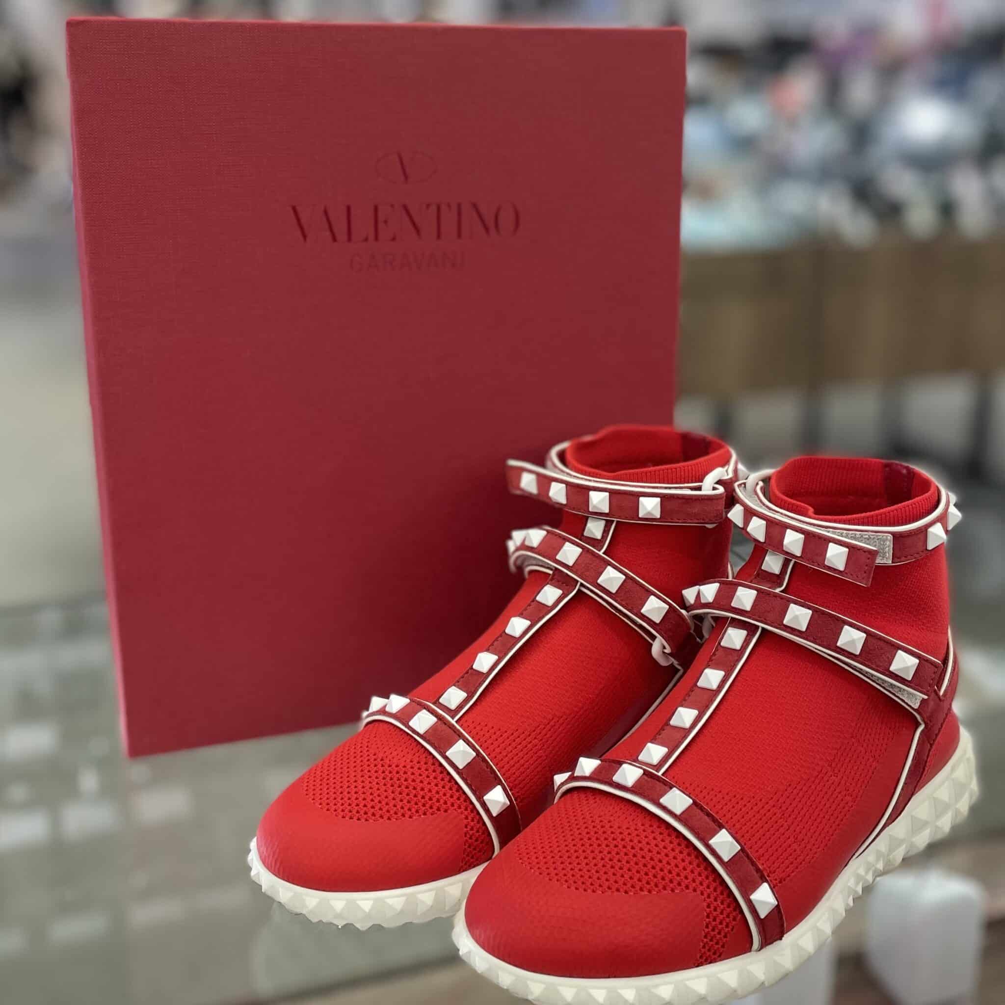 【VALENTINO　販売】ロックな印象で存在感抜群なソックススニーカーが入荷中です🎸❤️