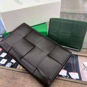 【ボッテガヴェネタ　販売】🌸春財布で張る財布に…😋🙌かんてい局盛岡店で欲しい新しいお財布👛