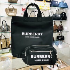 【バーバリー　販売】カジュアルで日常使いにも最適なデザイン！！バーバリーロンドン✨
