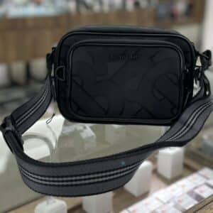 【BURBERRY　販売】落ち着いたビッグパターンのモノグラム柄が素敵なボディバッグが入荷中です🖤