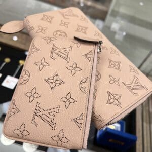 【ルイヴィトン　販売】人気の “モノグラム･マヒナ” が入荷中😍お揃いでいかがでしょうか😜❓
