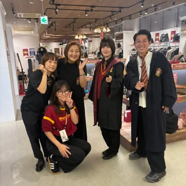 こんにちは‼️
かんてい局盛岡店です😆

かんてい局盛岡店では
10/1(水)から10/31(金)の期間、
7周年感謝祭を開催中です🎉

⭐ブランド品買取10％UP⤴⤴⭐
期間→10/1(水)から10/15(水)まで 
※金券･時価商品除く、上限3万円まで
⭐店内商品全品5％OFF⭐
期間→10/16(木)から10/31(金)まで
※上限1万円まで、対象外商品あり
⭐7周年祭国産酒限定大特価⭐
⭐質屋のオトクジ⭐

などなど、
盛りだくさんの期間となっております❣

IBC岩手放送にて、本日の9:25～11:30に放送された
『じゃじゃじゃTV』
セールの様子を生中継でお伝えさせて頂きました📺
#IBC岩手放送の皆様、#井丸貴拡 さま
ご来店ありがとうございました🧡💛

そして、ご覧いただいた皆様、ありがとうございました🙌🏻✨
いかがでしたでしょうか❓
さっそく、『放送を観て来ました！』というお客様もいらしてくださり、嬉しい限りです。

かんてい局盛岡店7周年感謝祭はまだまだ始まったばかり🎃
皆さまのご来店心よりお待ちしております🥰

#かんてい局盛岡店
#7周年感謝祭
#IBC岩手放送
#じゃじゃじゃtv 
#井丸貴拡 さま
#ブランド販売
#ブランド買取
#質預かり
#質屋
#岩手
#盛岡
#本宮
#皆さまのご来店お待ちしております