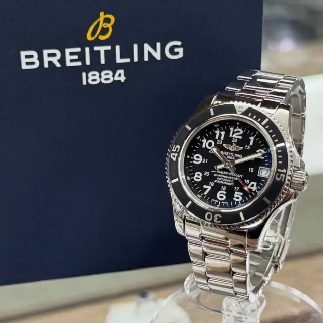 こんにちは🌸
かんてい局盛岡店です😜

BREITLINGブライトリングA17312C9/BD91
スーパーオーシャンII 36 レディースモデル、
OHと外装仕上げが終了しましたので
早速店頭に並んでおります‪︎👍🏻 ̖́-

ケースサイズは36mm- ̗̀‪‪💡‬ ̖́-

防水はしっかり200M防水ですが、
スリムでコンパクトなケースで
女性でも身に着けやすいおすすめの1本です🧡💛

もちろん店頭ではご試着OK‼️

気になる方はお気軽に
お近くのスタッフへお声がけください🙏🏻💫

皆さまのご来店お待ちしております🙇🏻‍♀️‪‪´-

#かんてい局盛岡店
#BREITLING
#ブライトリング
#A17312C9/BD91
#スーパーオーシャンII36
#レディースモデル
#ブランド時計
#ブランド販売
#ブランド買取
#質預かり
#質屋
#岩手
#盛岡
#本宮
#皆さまのご来店お待ちしております