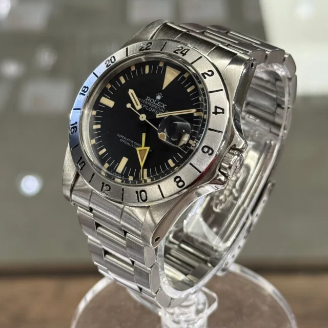 こんにちは〰
かんてい局盛岡店です🫶🏻

OH済✨
ROLEX ロレックスから、
1655 エクスプローラーⅡ
39番(1975年製造) が入荷しました👑

1655は1971年から1983年頃まで製造されていた
エクスプローラーIIの初代モデル😊

ヴィンテージ感の感じられる素敵な1本、
お探しだった方いかがでしょうか❓

店頭ではもちろんご試着OK🙆🏻‍♀️

お気軽にお近くのスタッフへ
お声がけください🧡💛

今日から2月- ̗̀ 💡 ̖́-
LINEのお友だちに配信中の
『今月使えるクーポン』が
新しくなっております🆕

皆さまのご来店お待ちしております🙇🏻‍♀️

#かんてい局盛岡店
#ROLEX
#ロレックス
#1655
#エクスプローラーII
#39番(1975年頃製造)
#アンティーク
#ヴィンテージ
#ブランド時計
#ブランド販売
#ブランド買取
#質預かり
#質屋
#岩手
#盛岡
#本宮
#皆さまのご来店お待ちしております