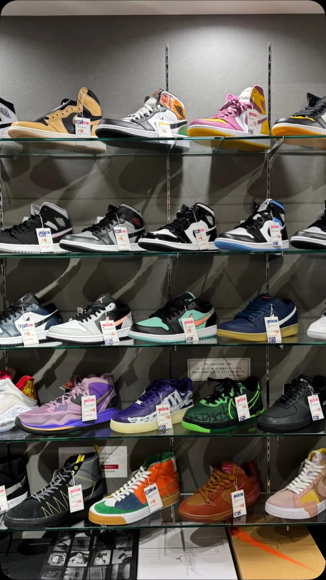⁡こんにちは‪🫶🏻
かんてい局盛岡店です🧡💛
⁡
かんてい局盛岡店に
未使用で状態の良いNIKEスニーカーが
続々と店頭に入荷しております- ̗̀ 💡 ̖́-
⁡
大きめサイズもたくさんありますよ🎀
⁡
もちろん店頭ではご試着OK🙆🏻‍♀️🩷
⁡
気になる方はお気軽に
お近くのスタッフへお声がけください⸜🙌🏻⸝‍
⁡
皆さまのご来店をお待ちしております🙇🏻‍♀️´-

#かんてい局盛岡店
#NIKE
#ナイキ
#スニーカー続々入荷中
#皆さまのご来店お待ちしております