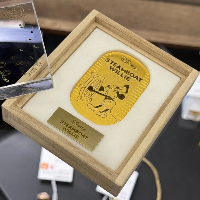 こんにちは〰️
かんてい局盛岡店です🧡💛

K24 Disney 蒸気船ウィリー 純金小判 
重量約20.3gが店頭に入荷しました⸜🙌🏻⸝‍

まだまだ上がりそうな金相場⤴⤴

資産として今のうちに金を買っておきたい!!
というお客様も以前より増えている印象です😊

コレクションとして飾っておいても
とっても可愛いディズニー小判、
いかがでしょうか❓

ぜひ店頭にてご覧ください😆

『LOUIS VUITTON買取10％UP』は
残すところあと5日となっております🫶🏻

皆さまのご来店お待ちしております🙇🏻‍♀️

#かんてい局盛岡店
#Disney
#ディズニー
#蒸気船ウィリー純金小判
#K24
#金
#資産
#ブランド販売
#ブランド買取
#質預かり
#質屋
#岩手
#盛岡
#本宮
#皆さまのご来店お待ちしております
