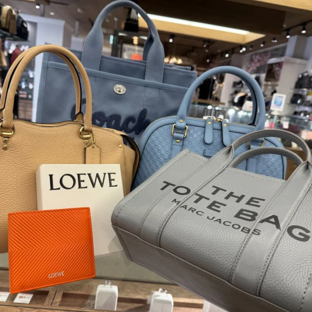 こんにちは‼️
かんてい局盛岡店です🙋🏻‍♀️

昨日まで開催しておりました
ブランド買取10％UPは、
期間中毎日たくさんのお客様に
ご来店いただきまして
ありがとうございました⸜🙌🏻⸝‍

昨日お買い取りさせていただいた
お品物になります😄

たくさんのお持ち込み
ありがとうございました🧡💛

これからも“感謝を込めて丁寧に” 
高価買取させていただきますので、
かんてい局盛岡店をよろしくお願いいたします🙏🏻✨

今日から4月- ̗̀‪‪💡‬ ̖́-
使えるLINEクーポンが
新しくなっております😁

4月もかんてい局盛岡店は
元気に毎日休まず営業いたします🫶🏻

皆さまのご来店お待ちしております🙇🏻‍♀️

#かんてい局盛岡店
#買取10％UP
#買取強化
#ブランド時計
#ブランドバッグ
#貴金属
#ジュエリー
#アパレル
#ブランド販売
#ブランド買取
#質預かり
#質屋
#岩手
#盛岡
#本宮
#皆さまのご来店お待ちしております