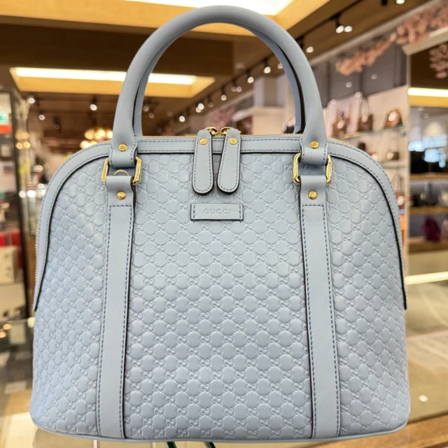 こんにちは‼️
かんてい局盛岡店です🙆🏻‍♀️

GUCCI グッチから、
449663 マイクログッチシマ
ドームミディアム トートショルダーバッグが
店頭に入荷しました🤭

こちらはほぼ使用感の感じられない
状態の良いお品物⸜🙌🏻⸝‍

小さめのGG柄とブルーカラーが素敵な
スタッフおすすめバッグです🧡💛

ぜひ店頭にてご覧ください🙏🏻✨

皆さまのご来店お待ちしております🙇🏻‍♀️

#かんてい局盛岡店
#GUCCI
#グッチ
#449663
#マイクログッチシマ
#ドームミディアムトートショルダーバッグ
#2WAYバッグ
#ブランドバッグ
#ブランド販売
#ブランド買取
#質預かり
#質屋
#岩手
#盛岡
#本宮
#皆さまのご来店お待ちしております